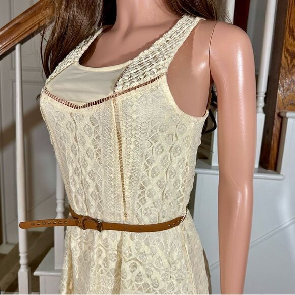 Cream lace belted country dress - Picture 8 of 15